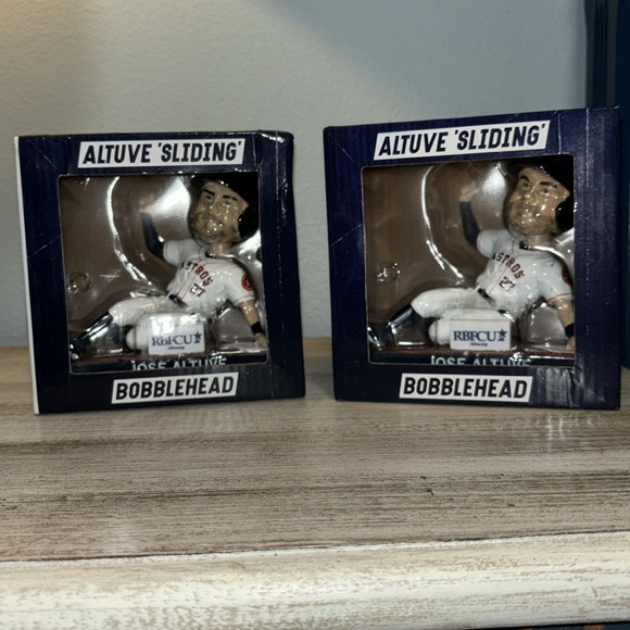 Bobble head of Jose Altuve sliding - Picture 5 of 6